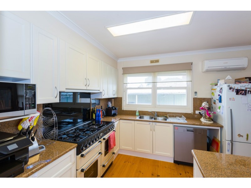 1 Fifth Avenue, White Hills VIC 3550