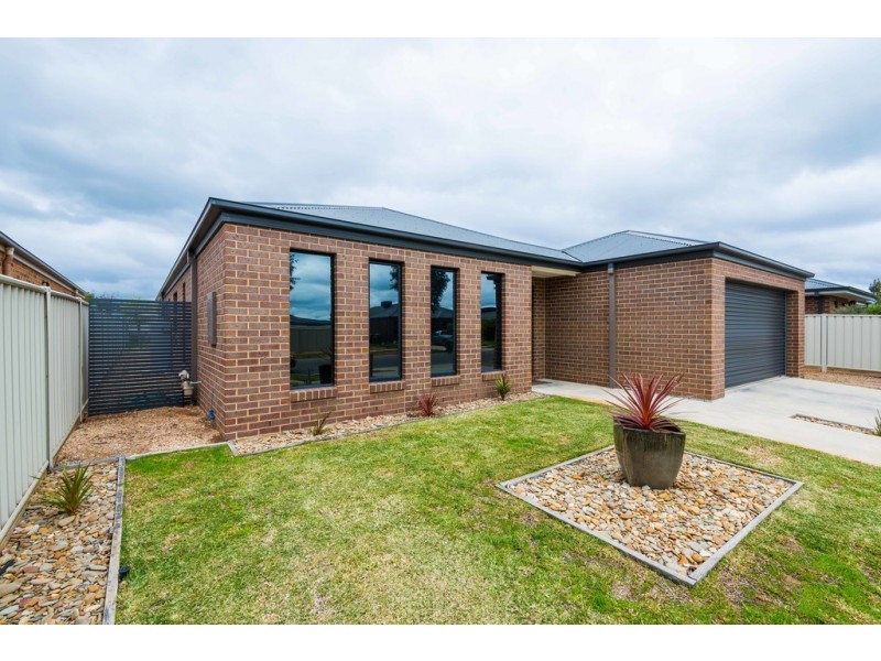 12 Garden Drive, Epsom VIC 3551