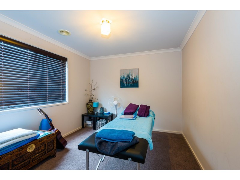 12 Garden Drive, Epsom VIC 3551