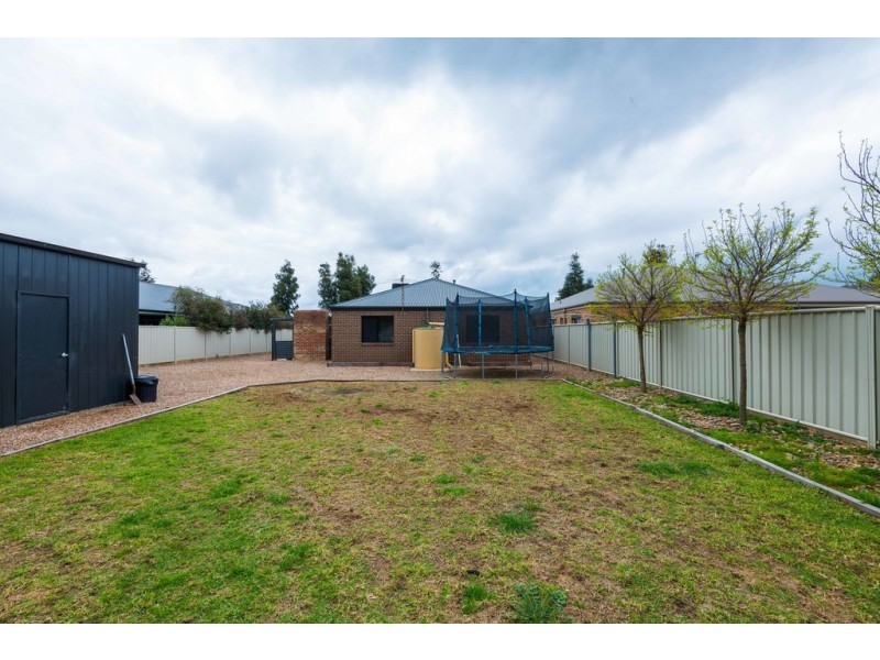 12 Garden Drive, Epsom VIC 3551