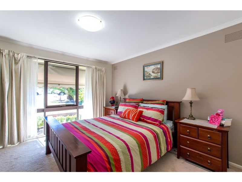 13 Powells Avenue, Strathdale VIC 3550