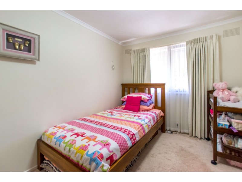 13 Powells Avenue, Strathdale VIC 3550