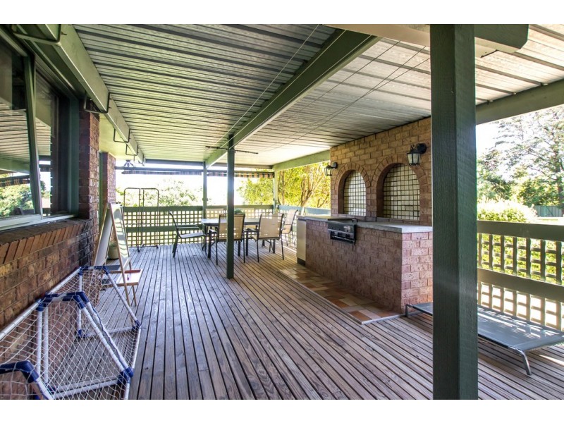 13 Powells Avenue, Strathdale VIC 3550