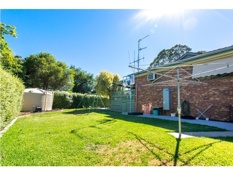 13 Powells Avenue, Strathdale VIC 3550