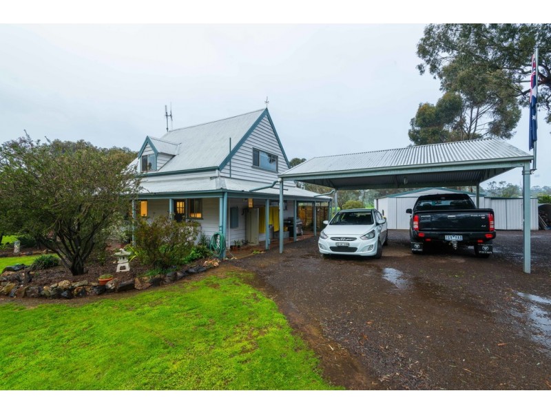 10 Trudgeons Road, Welshmans Reef VIC 3462