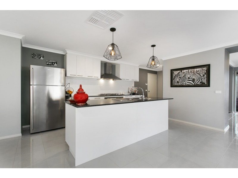 12 Dowker St, Epsom VIC 3551