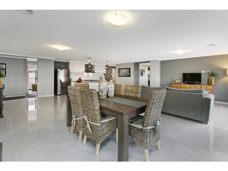 12 Dowker St, Epsom VIC 3551