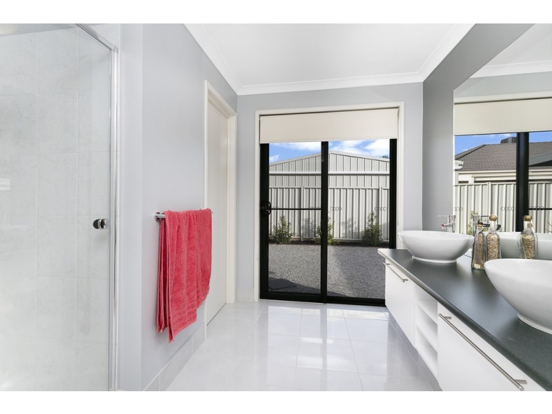 12 Dowker St, Epsom VIC 3551