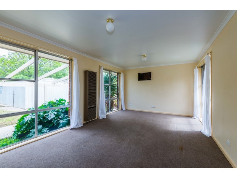 24 Owen Street, Kennington VIC 3550