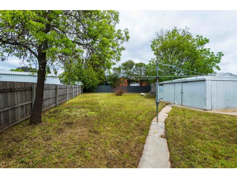 24 Owen Street, Kennington VIC 3550