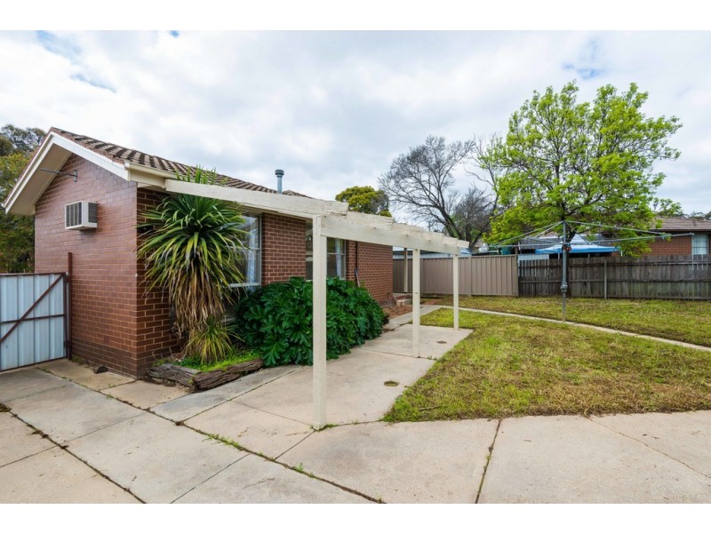 24 Owen Street, Kennington VIC 3550