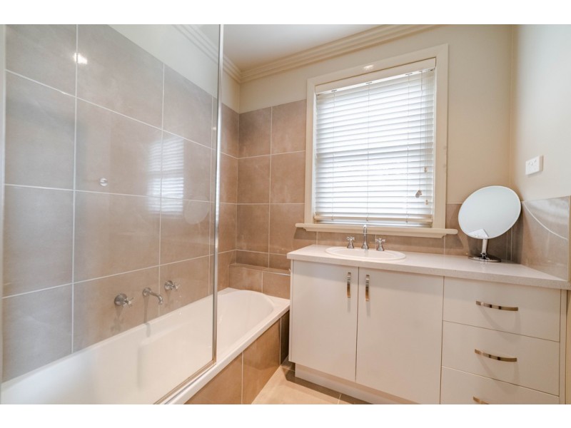 38 Russell Street, Quarry Hill VIC 3550