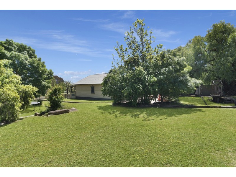 332-334 Woodward Road, Golden Square VIC 3555