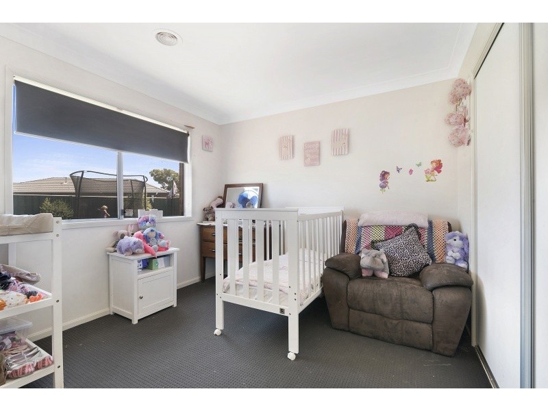 24 Caulfield Drive, Ascot VIC 3551