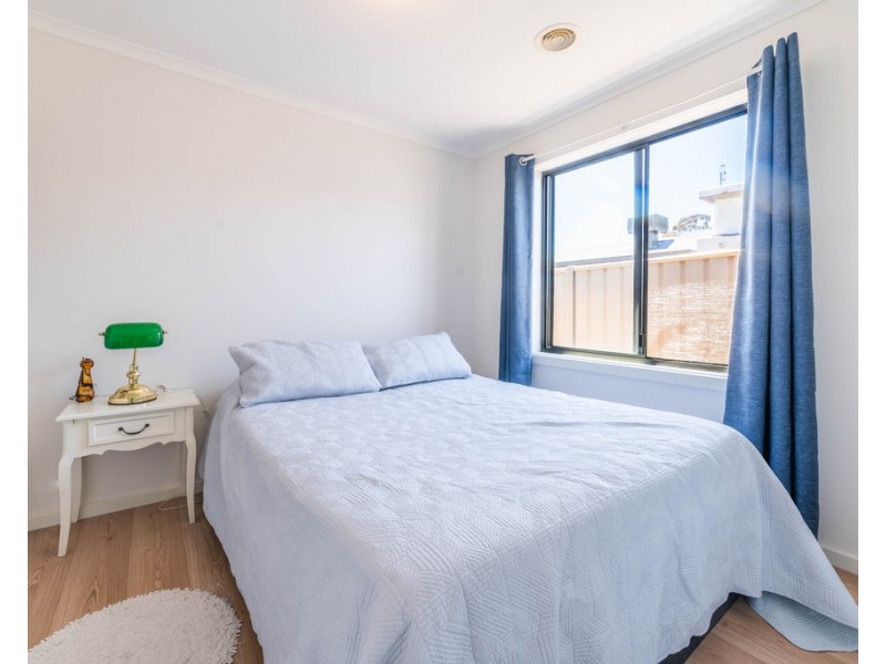 8 Aliza Avenue, California Gully VIC 3556