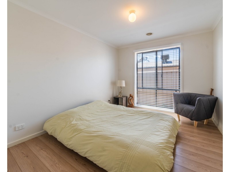 8 Aliza Avenue, California Gully VIC 3556