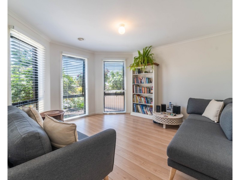 8 Aliza Avenue, California Gully VIC 3556