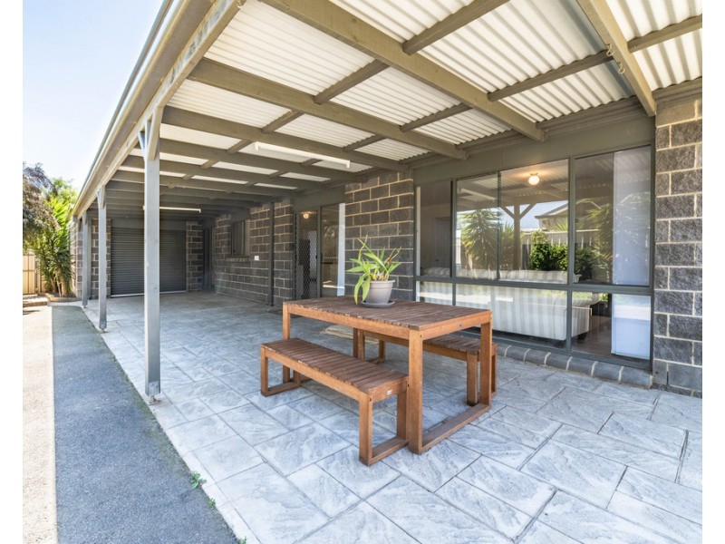 8 Aliza Avenue, California Gully VIC 3556