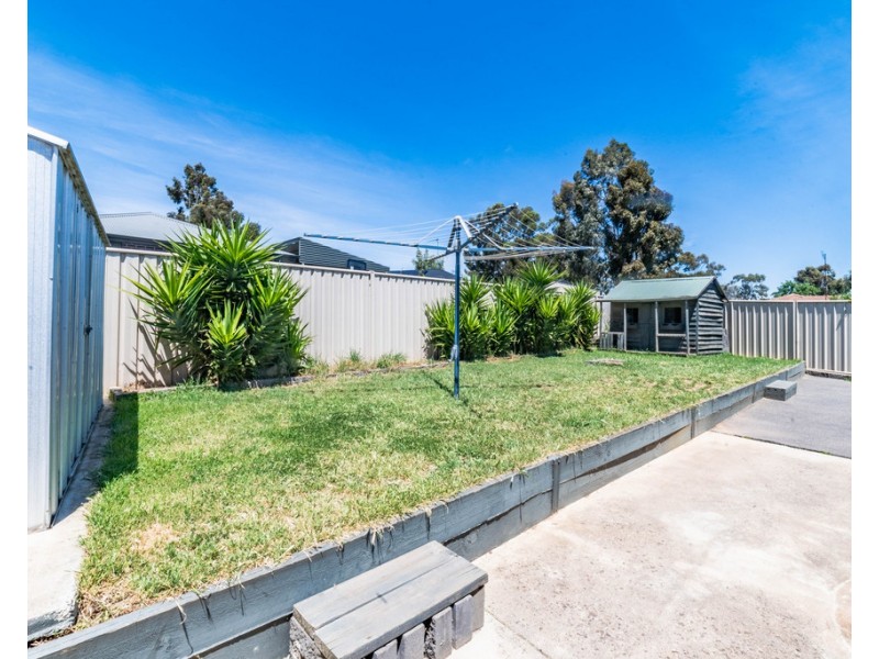 8 Aliza Avenue, California Gully VIC 3556
