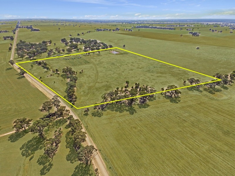612 Oswalds Road, Campbells Forest VIC 3556