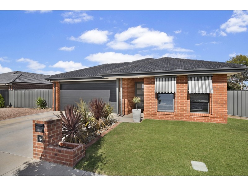 254 Station Street, Epsom VIC 3551