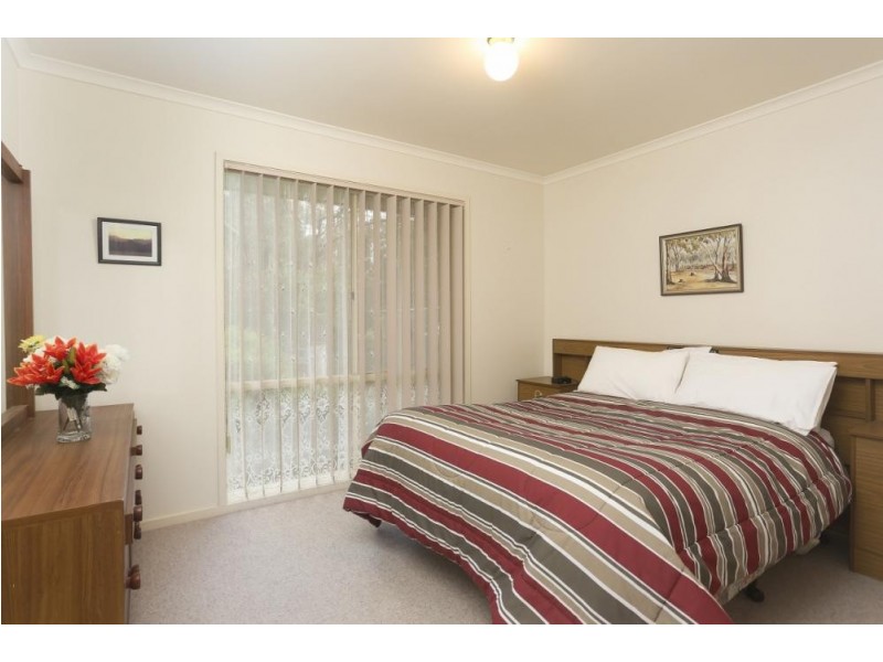 19 Wingoon Drive, California Gully VIC 3556