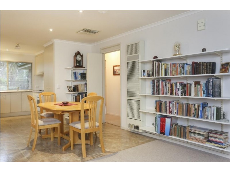 19 Wingoon Drive, California Gully VIC 3556