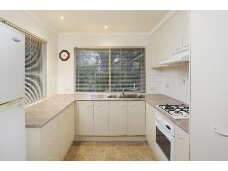 19 Wingoon Drive, California Gully VIC 3556