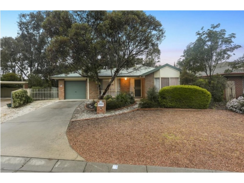 19 Wingoon Drive, California Gully VIC 3556