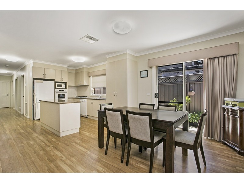 1/42 Sternberg St, Kennington VIC 3550