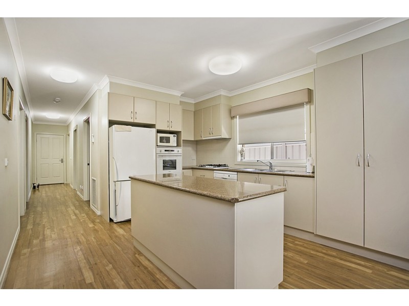 1/42 Sternberg St, Kennington VIC 3550