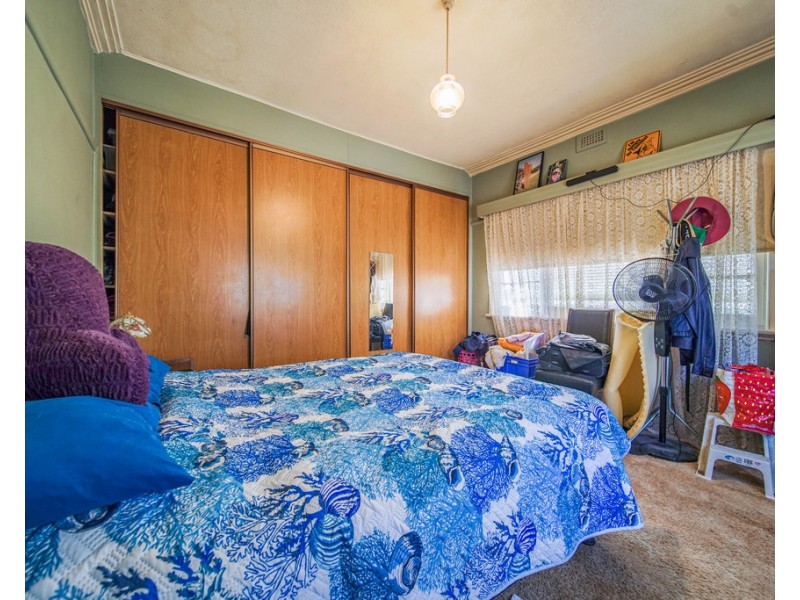 4 Woolcock Avenue, Kangaroo Flat VIC 3555