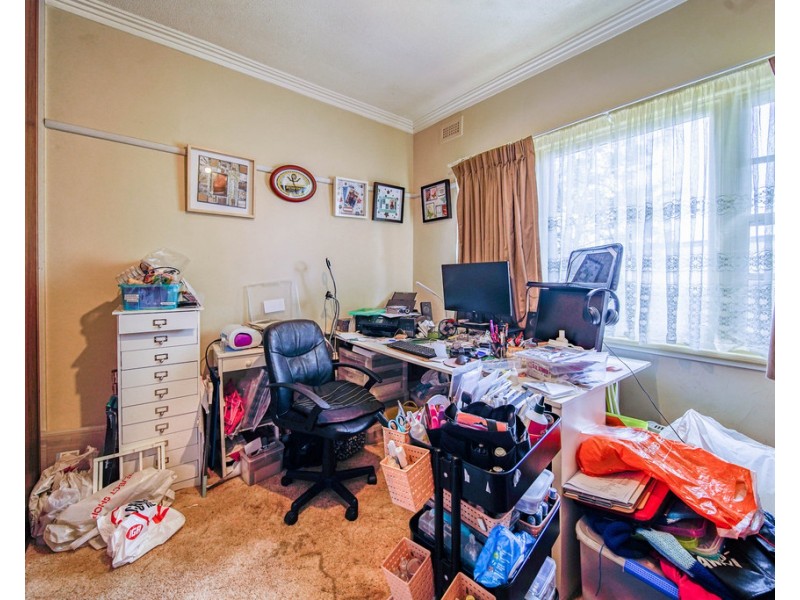 4 Woolcock Avenue, Kangaroo Flat VIC 3555