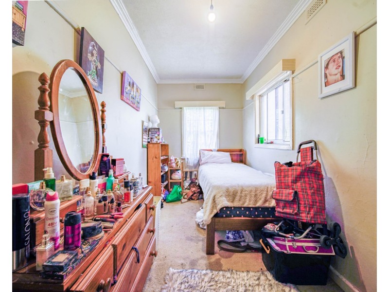 4 Woolcock Avenue, Kangaroo Flat VIC 3555