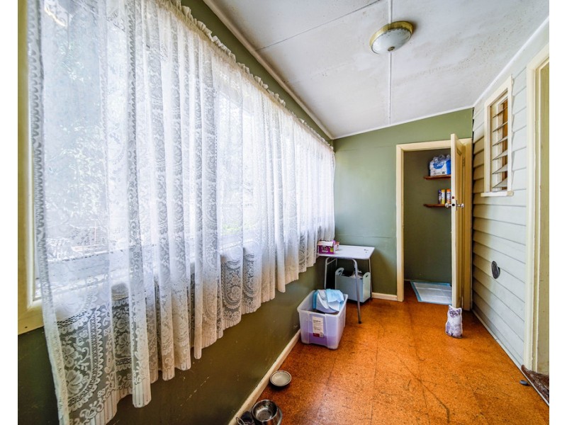4 Woolcock Avenue, Kangaroo Flat VIC 3555