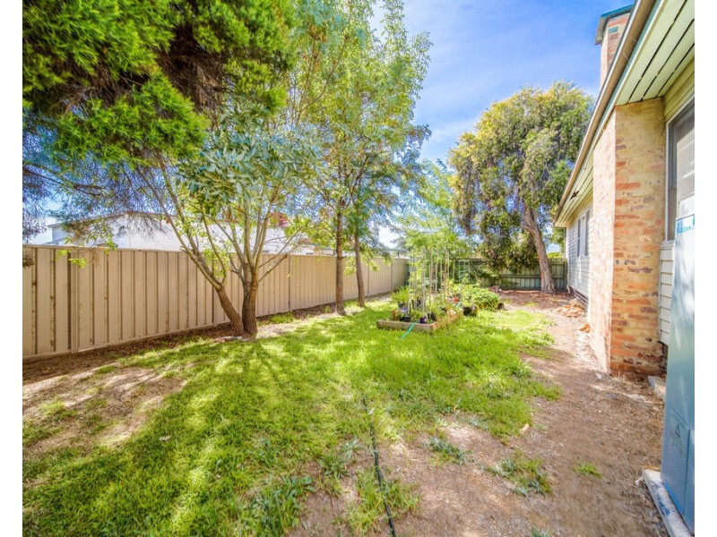 4 Woolcock Avenue, Kangaroo Flat VIC 3555