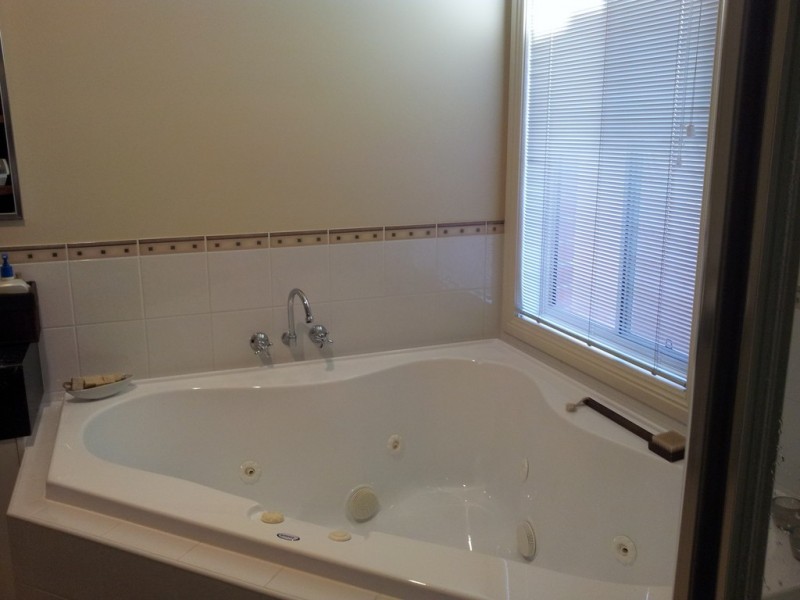 4 Alkoomi Court, Epsom VIC 3551