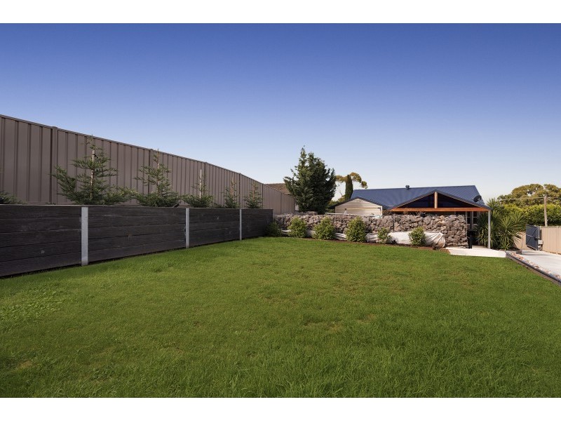 18 Moray Crescent, North Bendigo VIC 3550