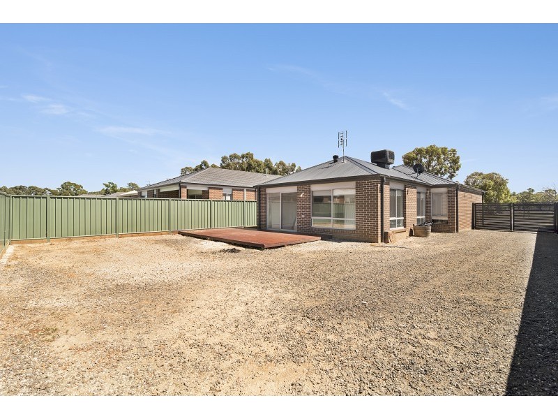 13 Gladeville Drive,, Eaglehawk VIC 3556