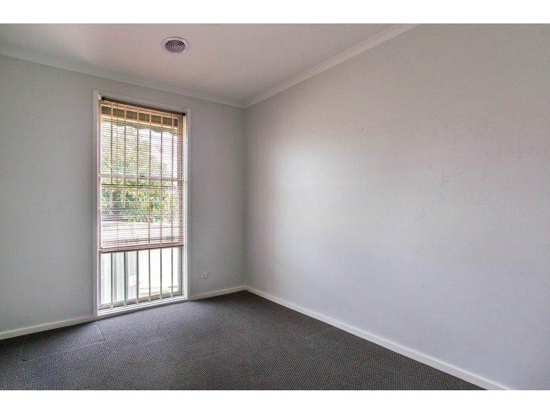 12 Truscott Avenue, California Gully VIC 3556