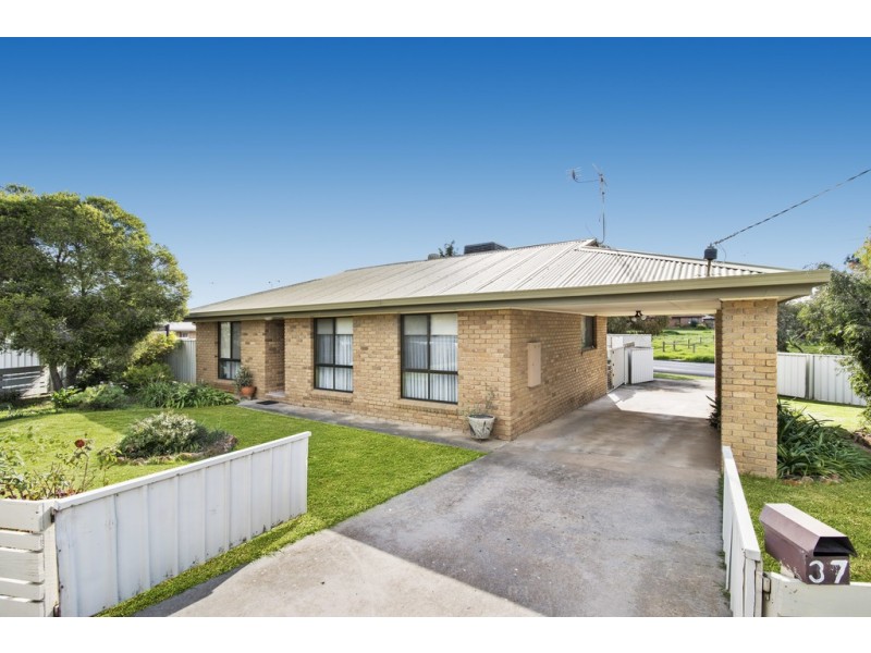 37 Arblaster St, California Gully VIC 3556