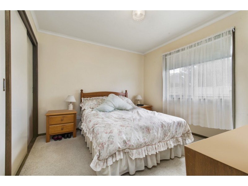 37 Arblaster St, California Gully VIC 3556