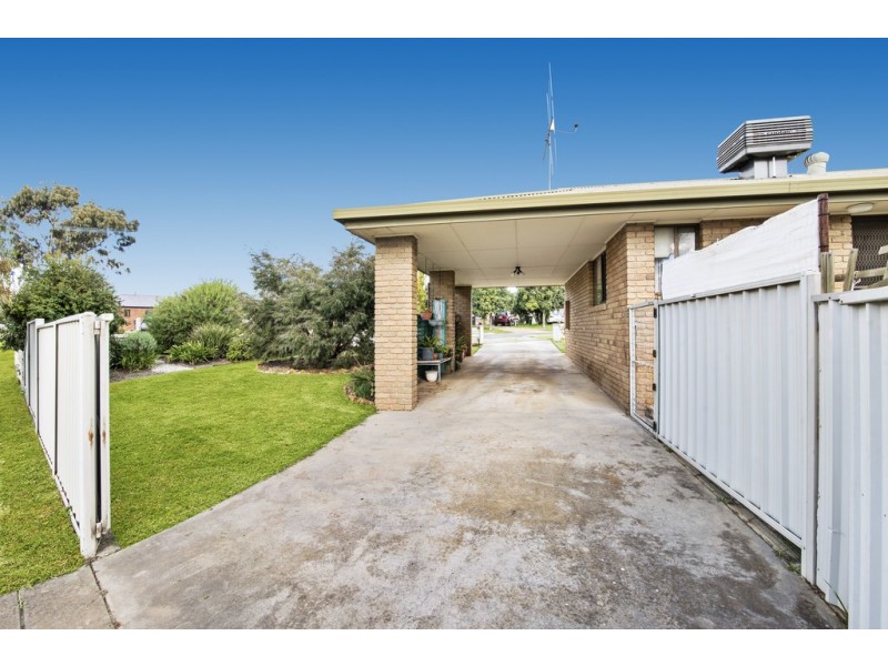 37 Arblaster St, California Gully VIC 3556