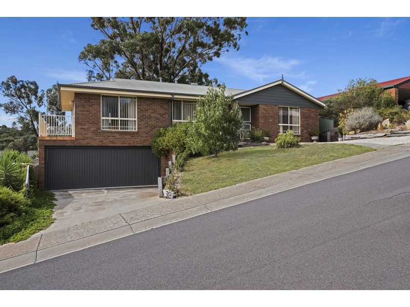 2 Proud Terrace, Flora Hill VIC 3550