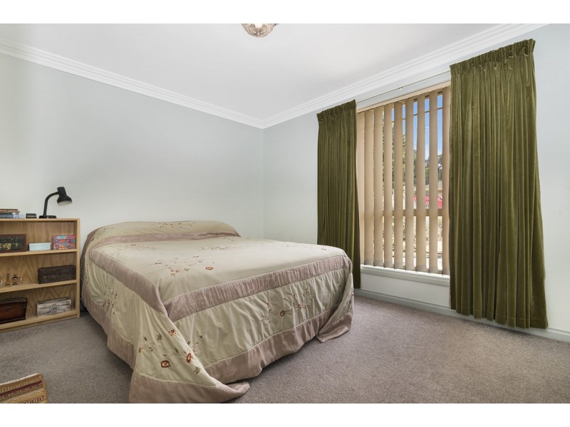 2 Proud Terrace, Flora Hill VIC 3550
