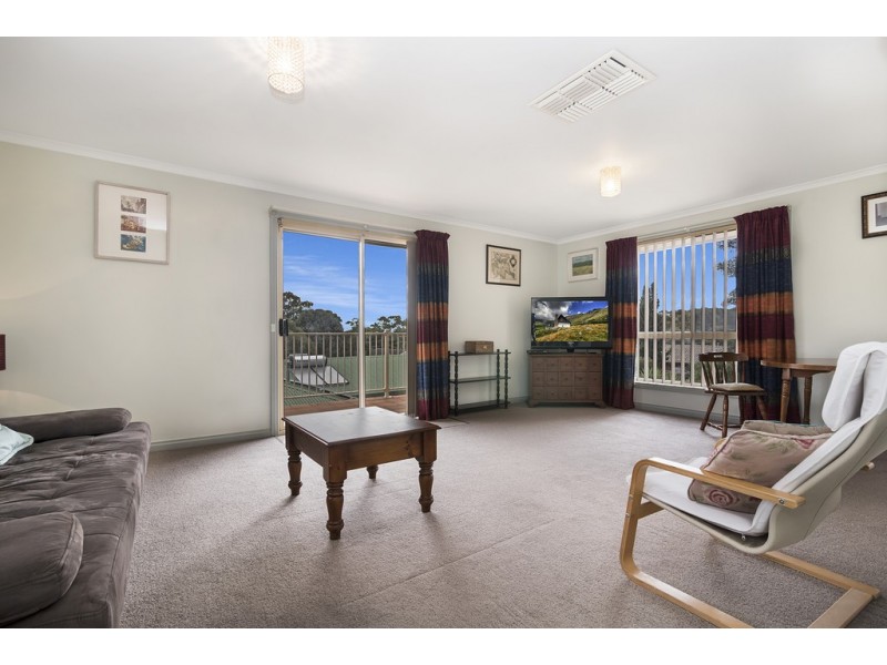 2 Proud Terrace, Flora Hill VIC 3550