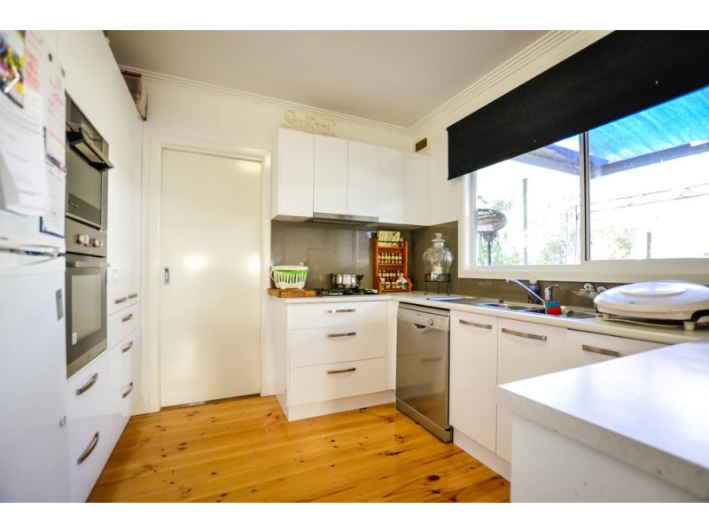 4 Nicholls Court, White Hills VIC 3550