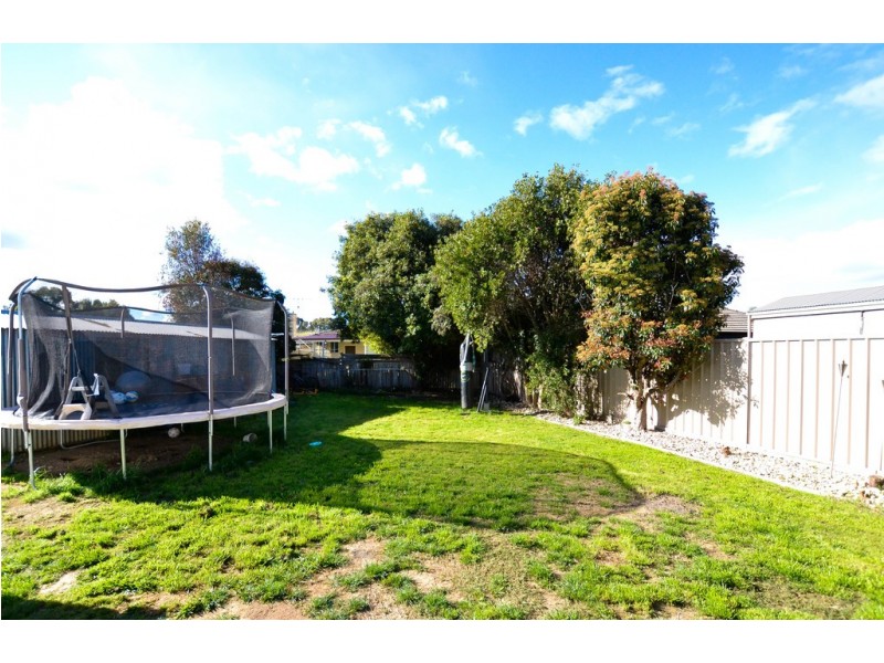 4 Nicholls Court, White Hills VIC 3550