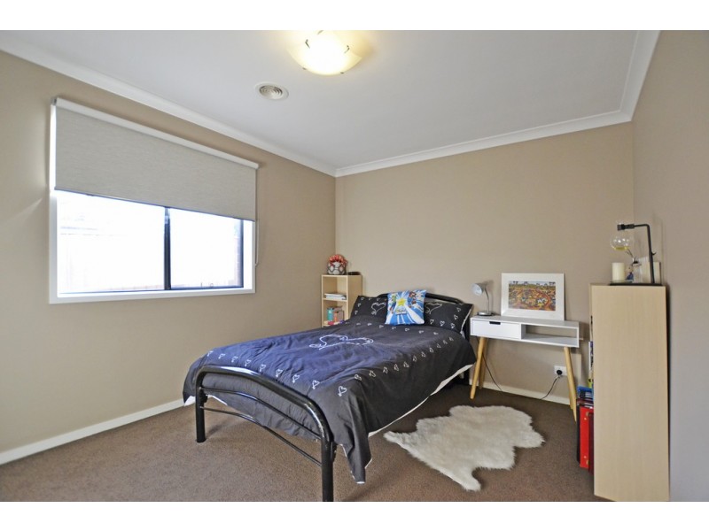 13 Londonderry Way, Epsom VIC 3551