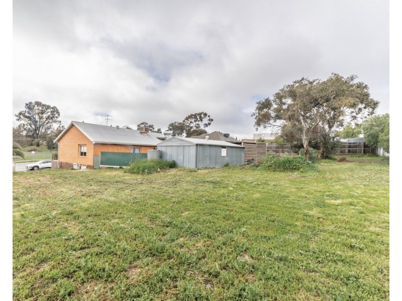43 Holmes Road, North Bendigo VIC 3550